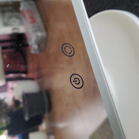 LED MAKEUP MIRROR - Picture 2 of 6